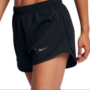 Black nike shorts